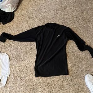 Men’s Small Black Starter long sleeve tee